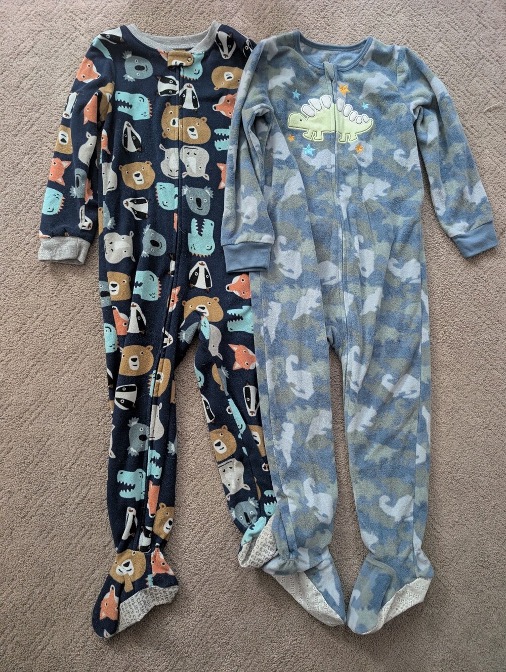 Bundle Of 2 Toddler Boys Fleece Footed Pajamas Size 5T